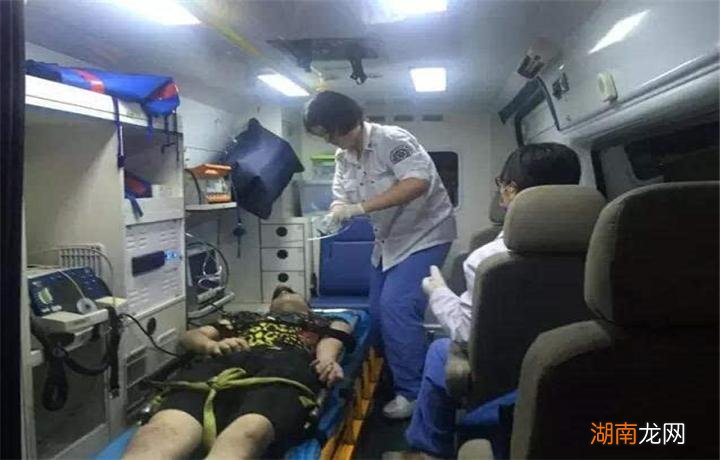 当年张云雷为什么跳楼 张云雷事件是怎么回事