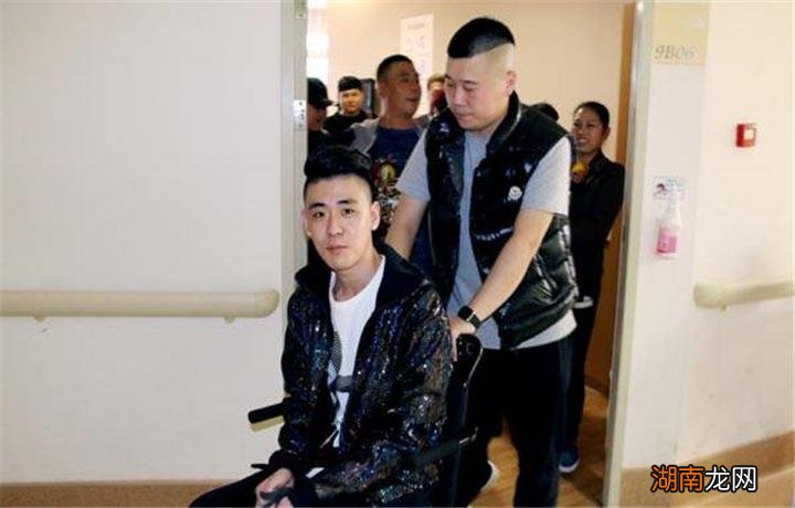 当年张云雷为什么跳楼 张云雷事件是怎么回事