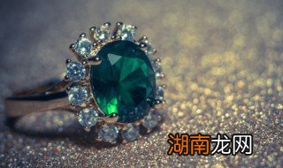 怎么鉴定翡翠真假电话,哪里可以检验翡翠真假