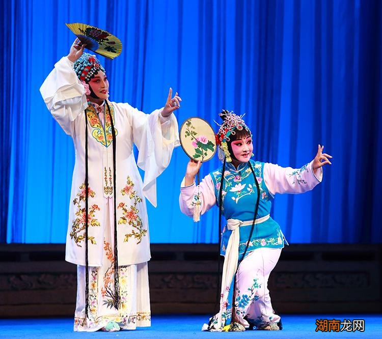 昆曲的曲词典雅、行腔婉转及表演细腻 百戏之祖是哪个戏种