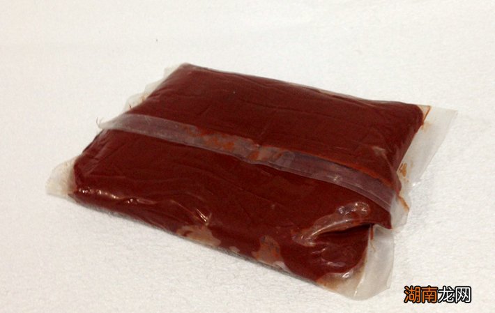 洗车泥把车漆擦花了如何补救