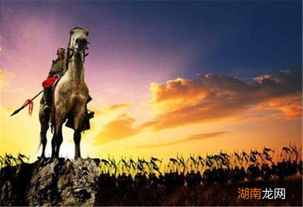 李贺《雁门太守行》赏析 甲光向日金鳞开什么意思