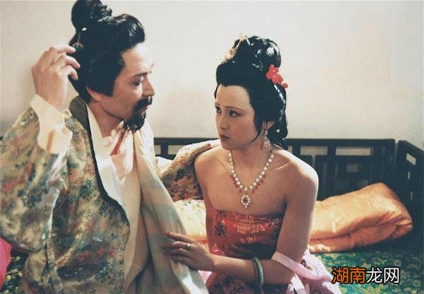 贾珍的父亲叫什么名字(贾敬过生日为何请不动贾母