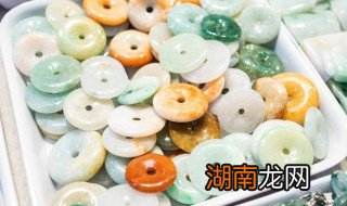 翡翠的真假怎么鉴别 翡翠真假怎么确定