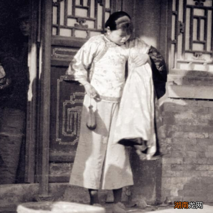 法国摄影师下满族女子颜值高 为什么满族人长得漂亮的原因