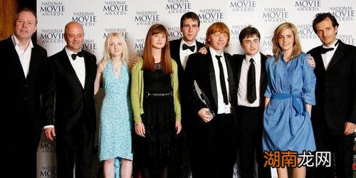 哈利波特与金妮·韦斯莱关系 哈利波特喜欢的人是谁