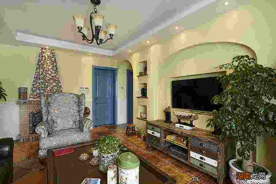 客厅电视两边摆什么植物旺财净化空气