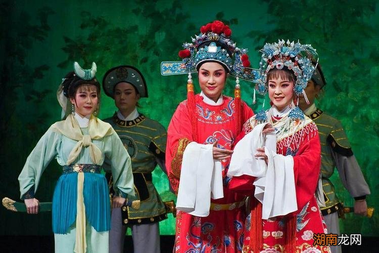 越剧形成于哪个省的地方剧种