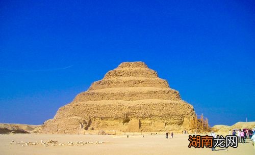 西方最古老的建筑艺术是金字塔还是神庙