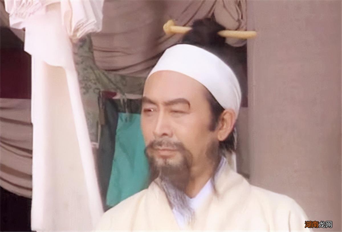 新坟三年不立碑是什么意思 新坟前三年有什么讲究