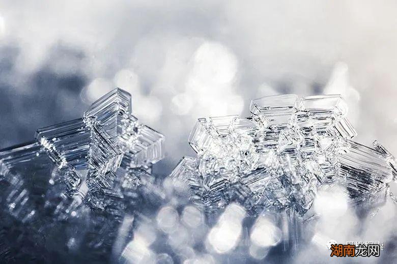 天空的日晕是如何形成的 日晕和彩虹有什么区别