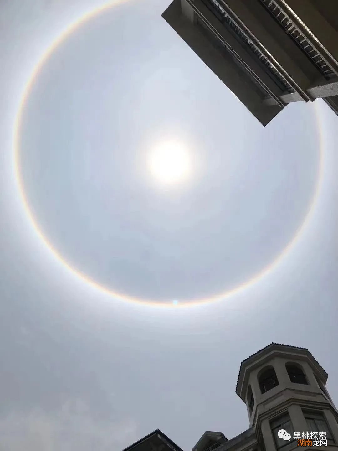 天空的日晕是如何形成的 日晕和彩虹有什么区别