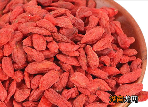 枸杞每天吃多少粒最好啊