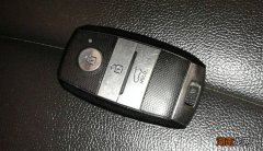 起亚智跑遥控钥匙怎么换电池