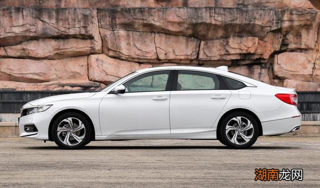 第八代雅阁油箱多少升