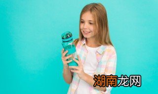 初一的孩子有点自大怎么办