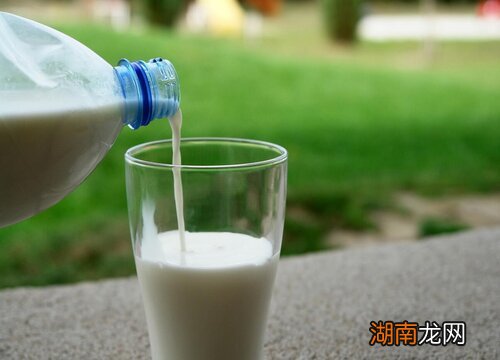 过期牛奶浇花的正确方法 过期的牛奶可以浇哪些植物