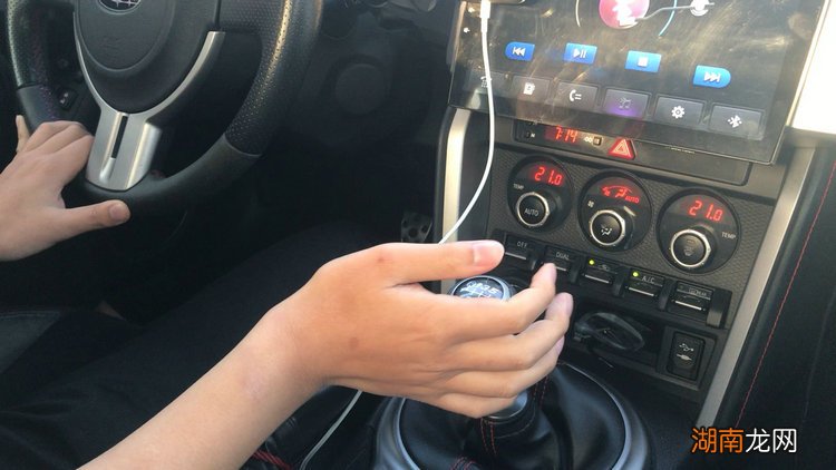 不用离合器可以换挡吗