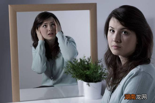 情感文案背景图感情的表达等于