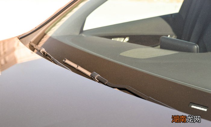 奔驰GLC雨刮器更换方法是什么