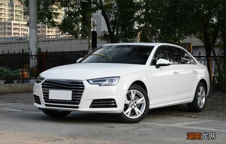 新车上牌费用是多少钱