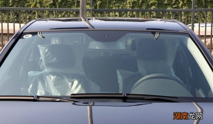 车窗玻璃划痕怎么修复