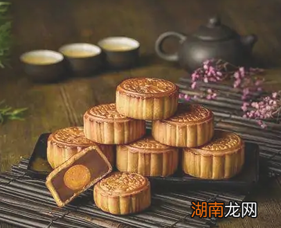 月饼是什么样的？有哪些有关的典故？