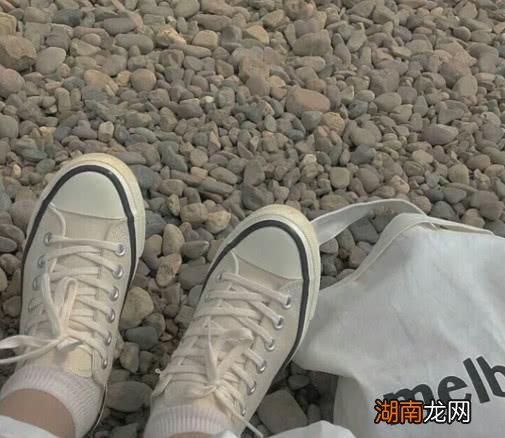 亲民性和情感性分析情感说说配图