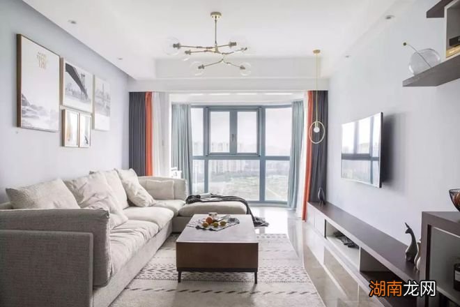 阳台消失后,我家客厅真的多出了10平米!