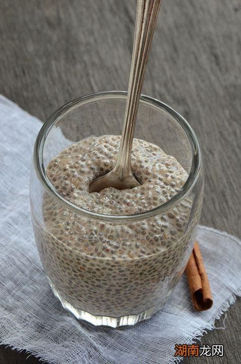 先放水还是先放奇亚籽 奇亚籽的正确冲泡方法