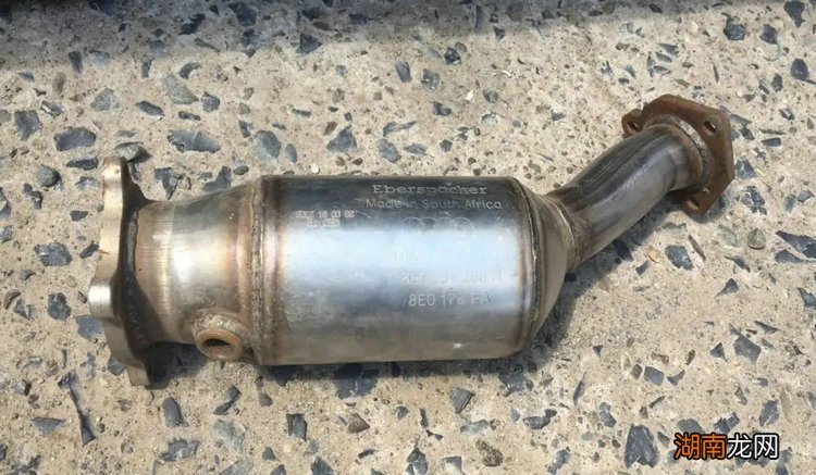 汽车三元催化器多少钱一个