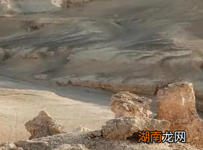 楼兰古国的人去哪里了？他们为什么要离开？