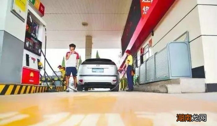 加油站附近可以停车吗