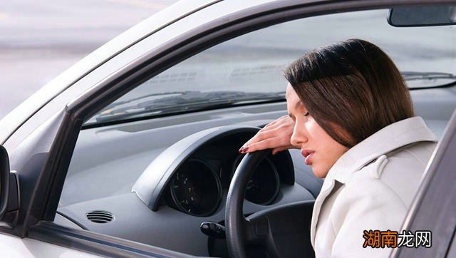 高速公路上的绿色激光灯是干嘛的