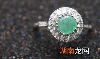 翡翠玉佛的寓意是什么 翡翠佛头寓意什么