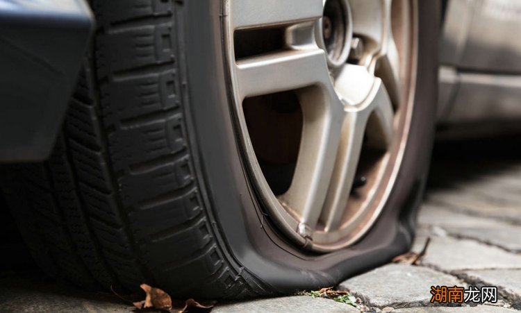 车胎爆胎是什么原因