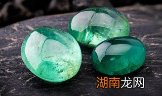 怎么判断翡翠原石冰种 冰种翡翠原石表现