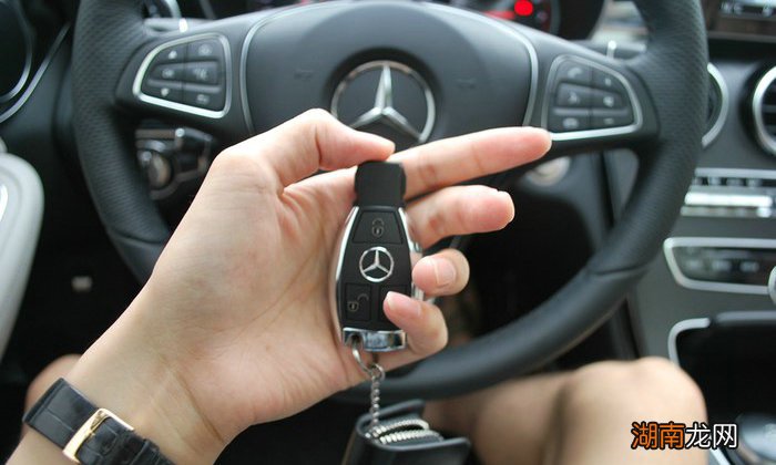 汽车钥匙电量不足怎么办