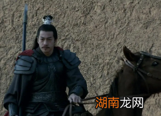 历史上的吕布真的很蠢吗？为什么这么说？