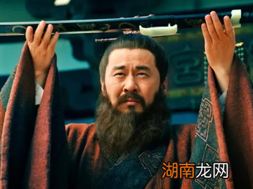 曹操的军师是谁?曹操如何评价他的？