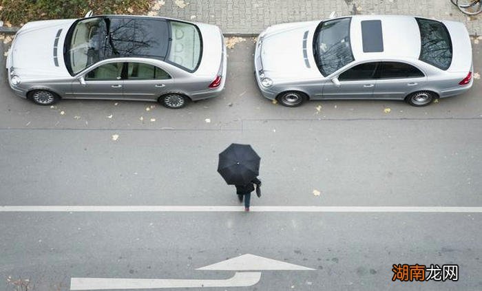 手动挡汽车停车的正确方法