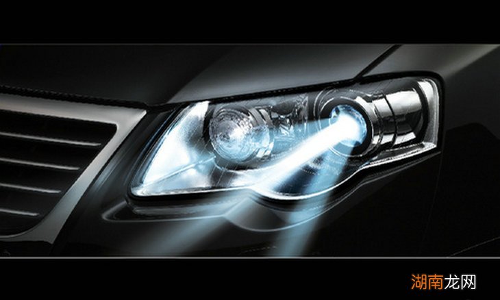 大灯随动转向故障灯闪烁怎么办