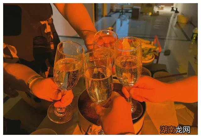 野兽的情感百科视频大全简短的情感故事50字