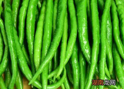 切完辣椒手一直持续的灼痛 切辣椒手辣有什么办法可以解决