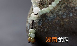 翡翠抛光需要注意什么意思，翡翠用啥抛光