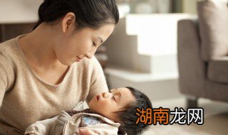 怎么开导孩子夭折的母亲 如何安慰孩子夭折的妈妈