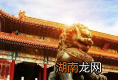 韩国故宫的历史很长，为什么不然中国故宫有名气?