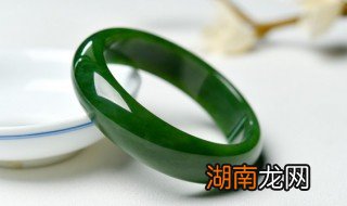 怎么量翡翠镯子的尺寸 翡翠镯子怎么看尺寸