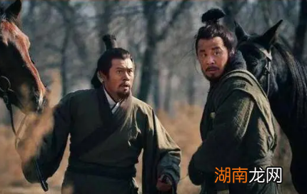 曾舍官追随曹操的陈宫，为什么改投了吕布？