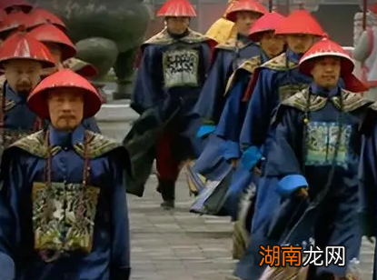 清朝官员口含块人参就上朝 他们为什么不吃早餐